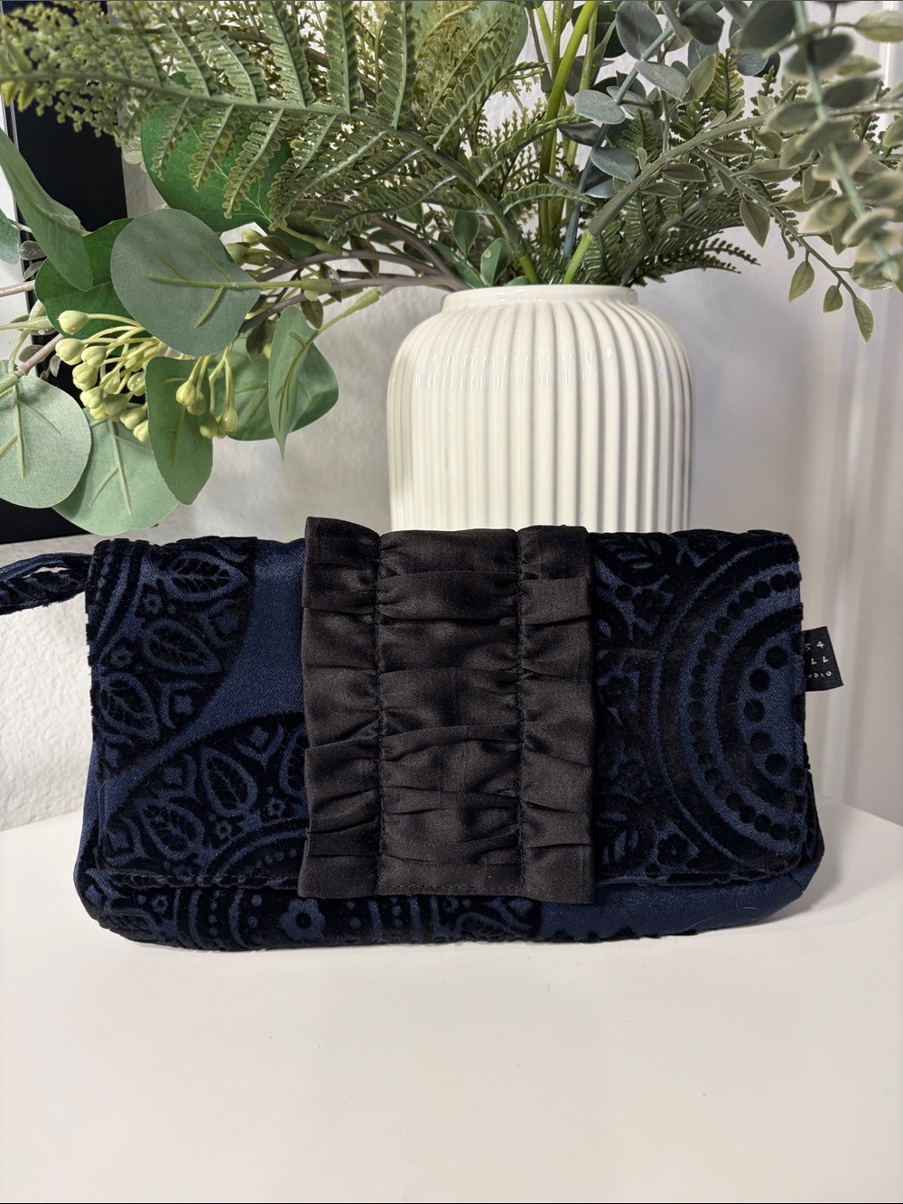 NWOT Vintage Custom 1154 LILL STUDIOS Satin/Velvet Clutch